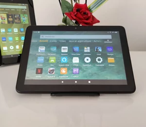 Test Amazon Fire HD 8 : la tablette low-cost qui persiste et signe